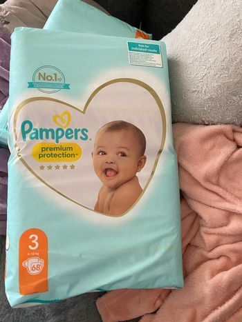Couches Pampers premium