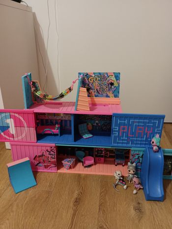 Maison poupée lol avec figurine et accessoires
