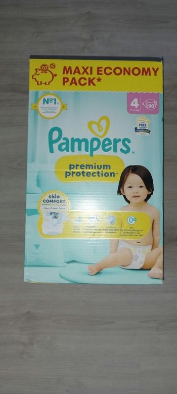 Couches Pampers premium protection