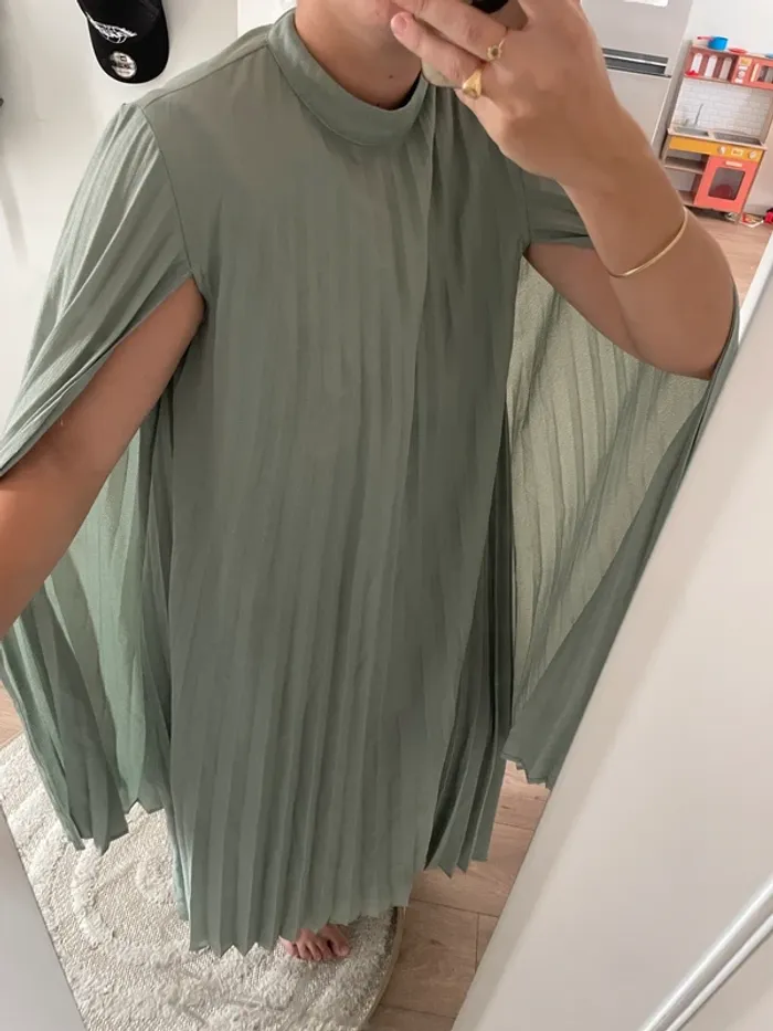 Robe Cape plissée - photo numéro 3