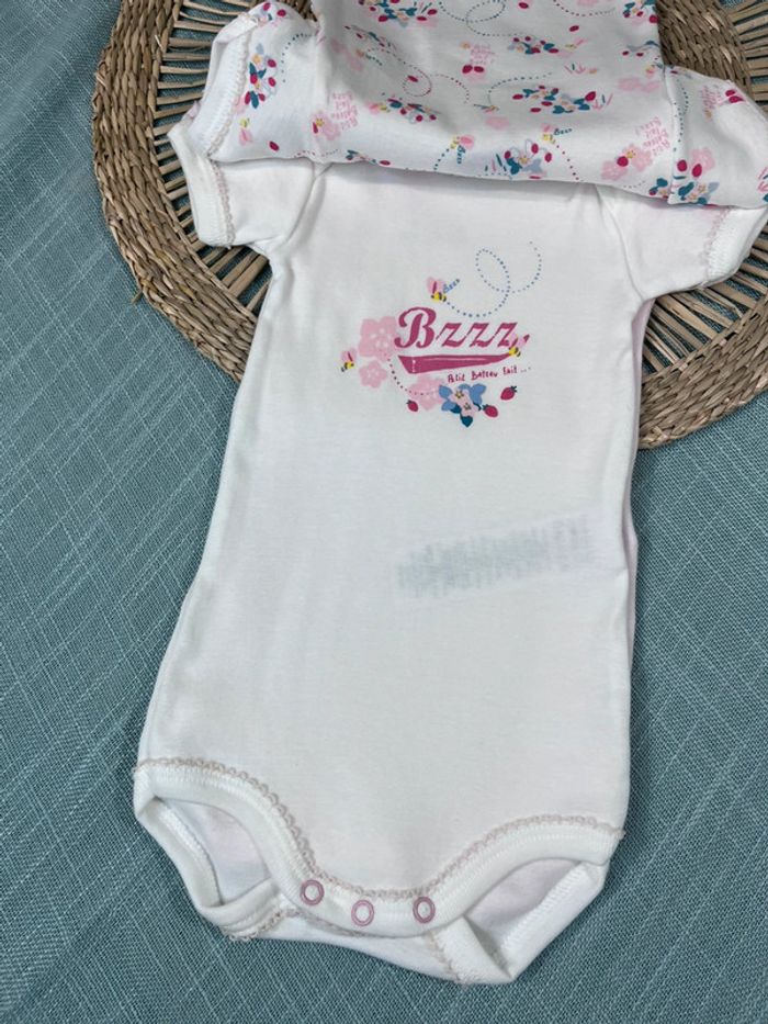 Lot 3 bodies 3 mois neuf petit bateau - photo numéro 3