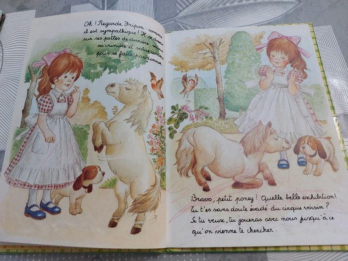 Livre Bonjour! Petit poney 1982 - photo numéro 2