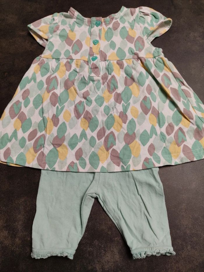 9 mois. Ensemble robe et short - photo numéro 3