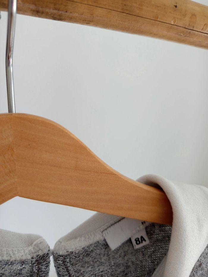 Haut gris & blanc 8 ans - photo numéro 2