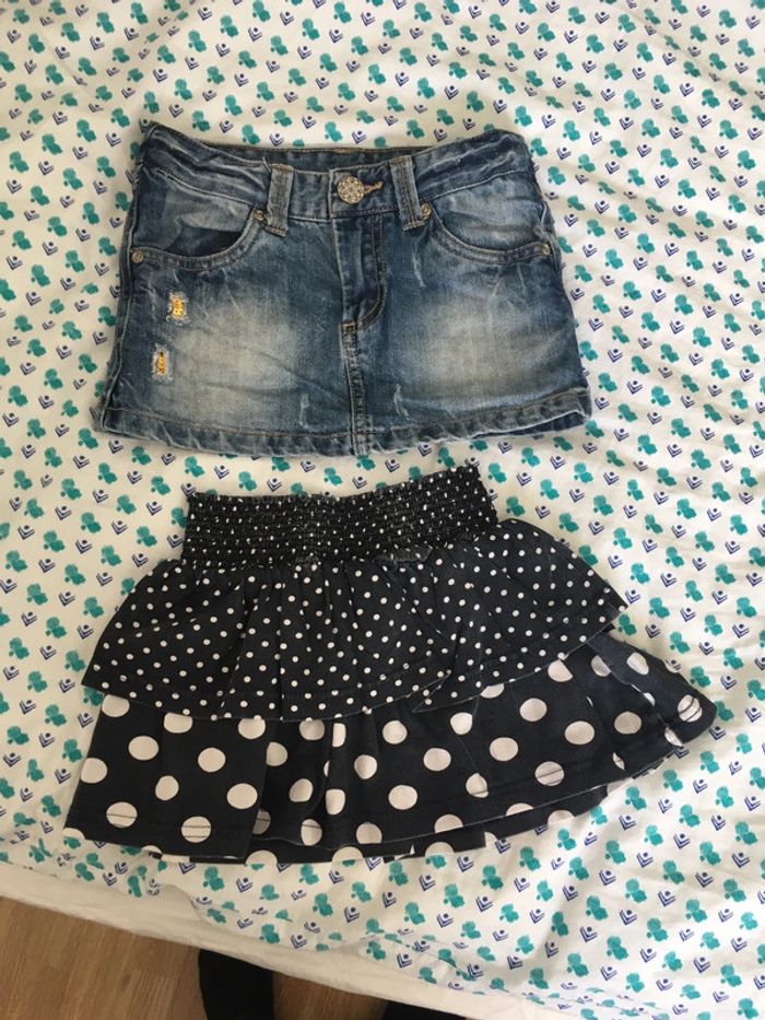 Lot de 2 jupes, taille 110.