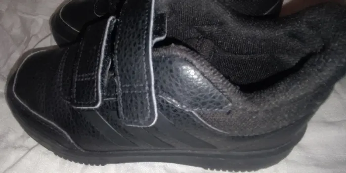Baskets à scratch noir enfant Adidas - photo numéro 5