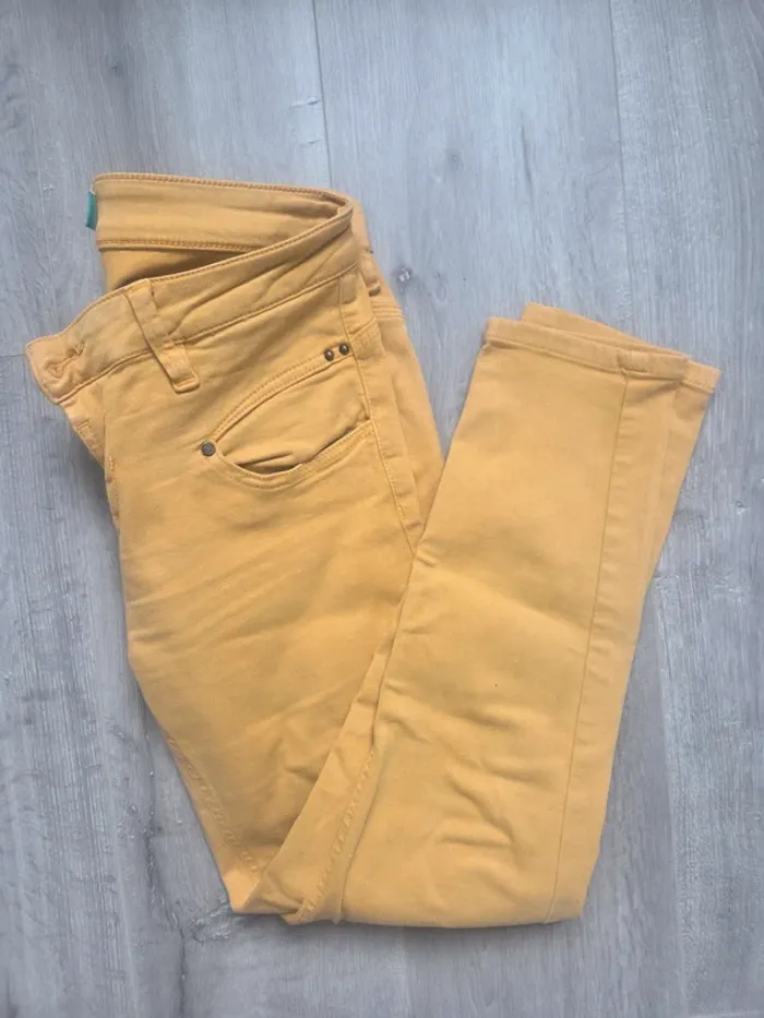 Jean jaune - photo numéro 3