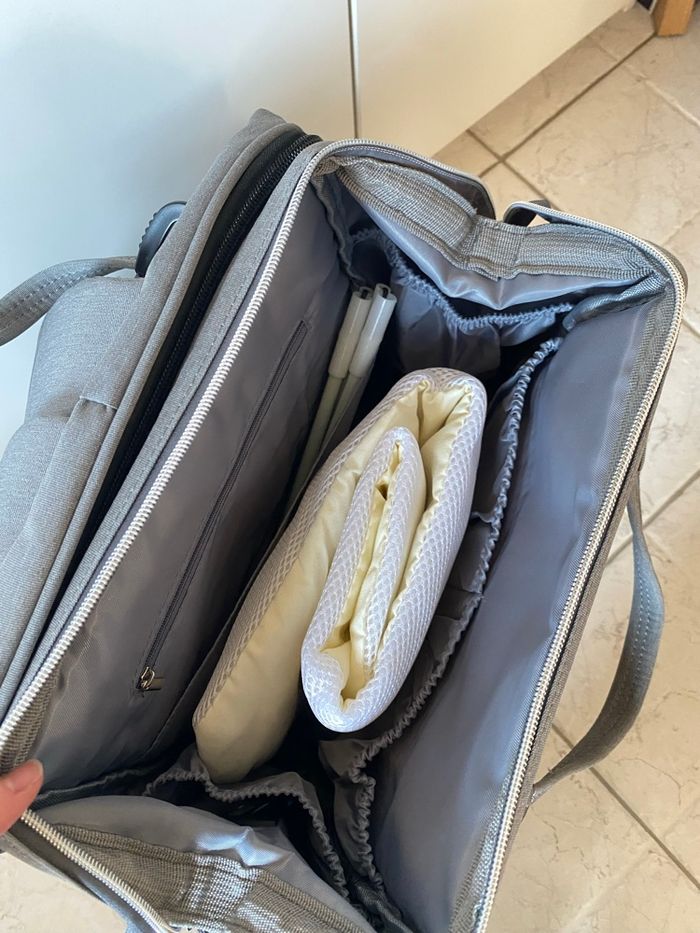 Sac à dos à langer avec lit et accroche poussette - photo numéro 3