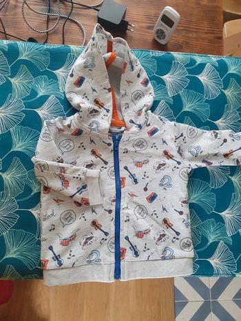 Pull taille 6 mois