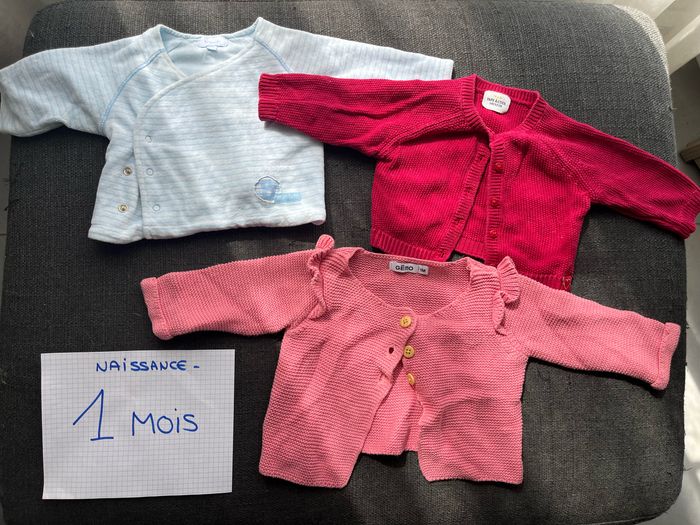 Lot gilets fille taille 1 mois - photo numéro 5