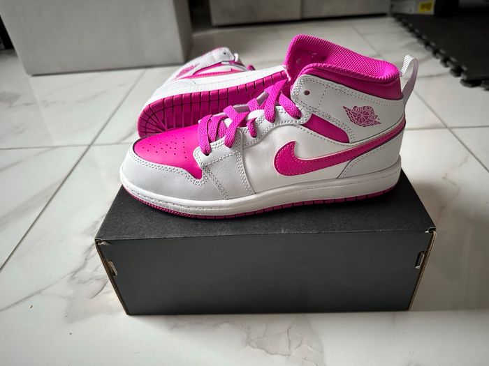 Nike Air Jordan 1 Taille 35 neuf - photo numéro 4