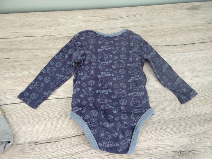 Lot de 4 vêtements garçon 12 mois - photo numéro 6