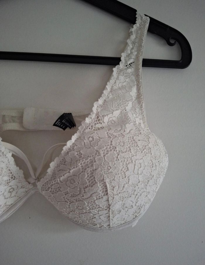 Soutien gorge blanc - photo numéro 2