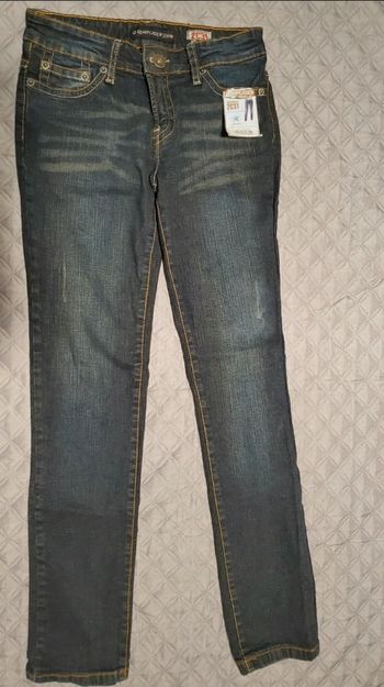 Jean bleu brute complice