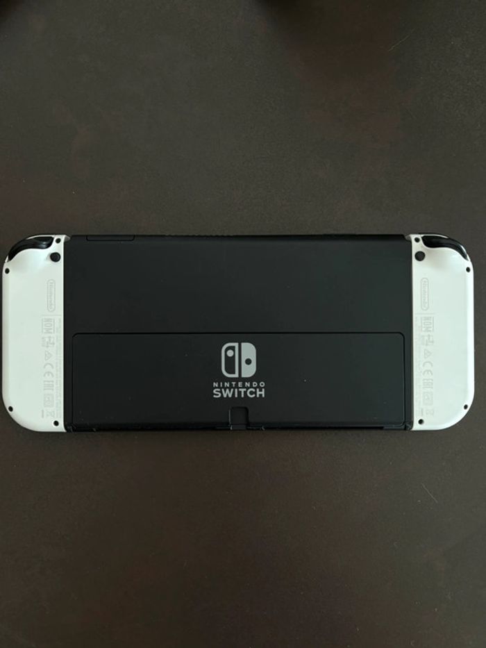 Nintendo Switch Oled 64Go - photo numéro 4