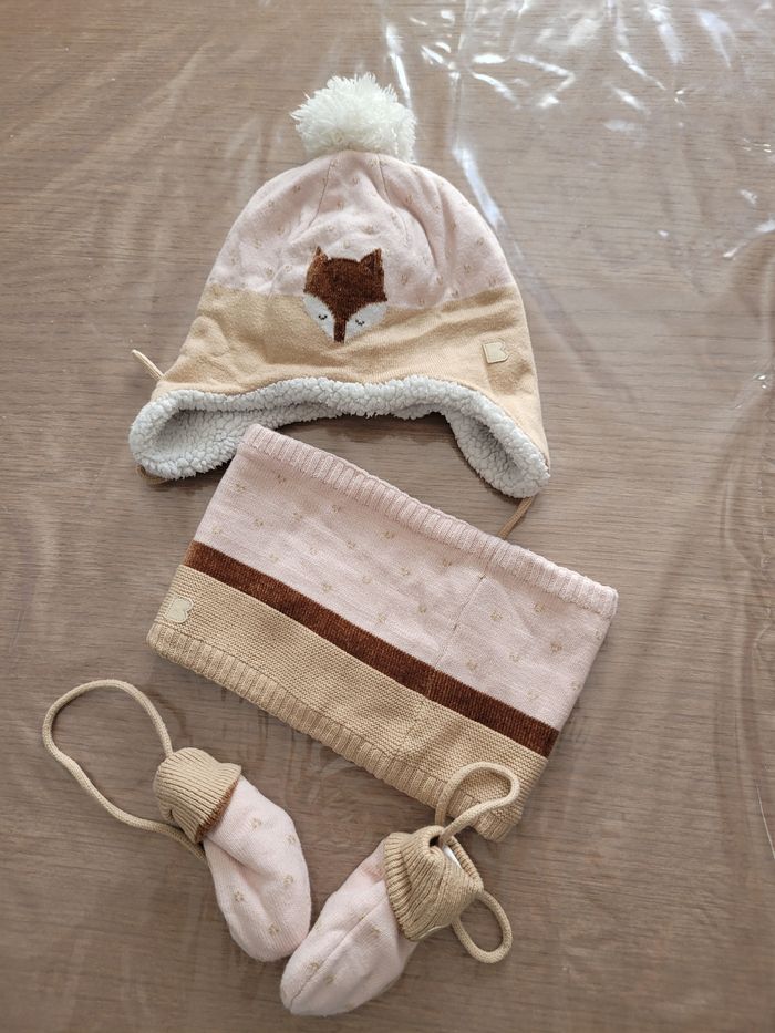 ** Lot de vêtements fille 2 ans toute saison ** - photo numéro 9