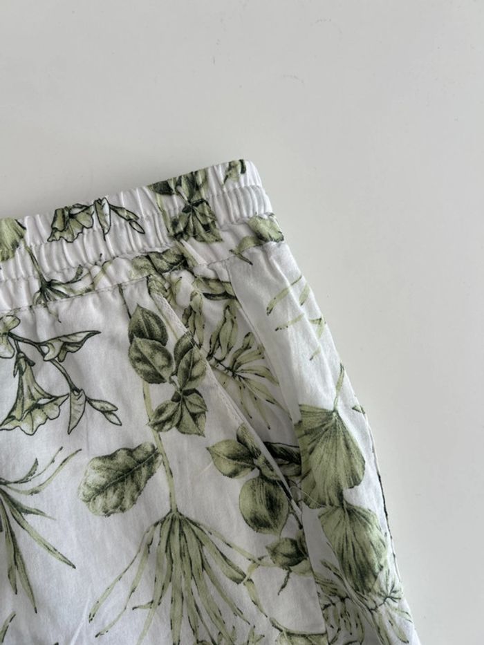 Pantalon large d’été – Zara – Taille M – Blanc à palmiers verts – Léger & fluide - photo numéro 3