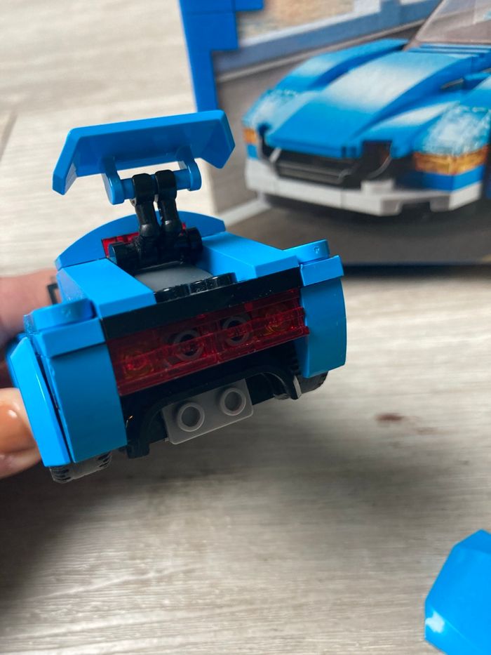 Lego voiture de course réf 60285 - photo numéro 2