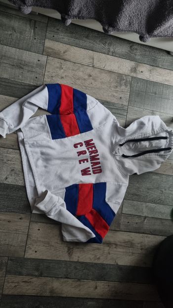 Pull jennyfer taille 14 ans