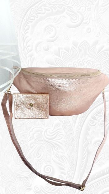 Sac banane cuir irisé XL et son porte cartes assorti gold rosé