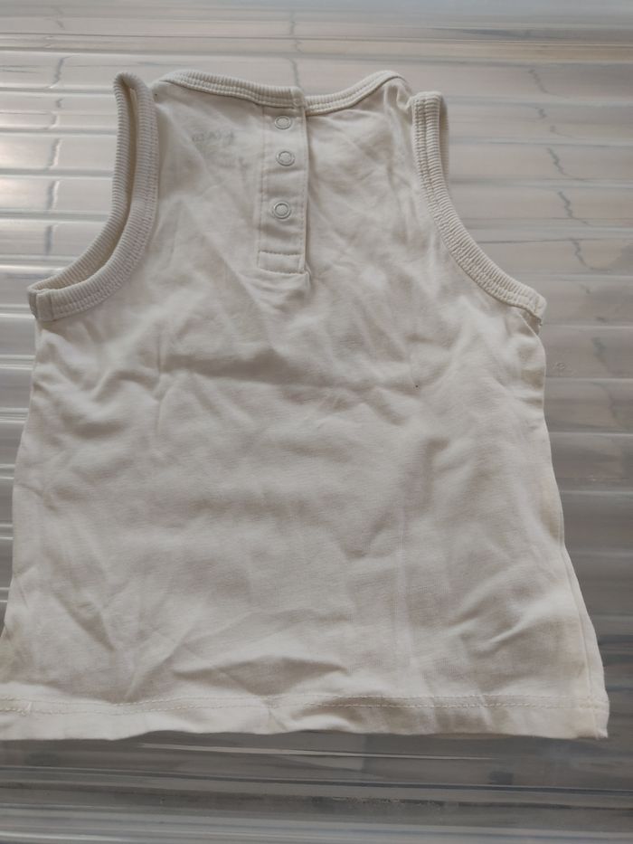 T-shirt sans manches 3 mois - photo numéro 4