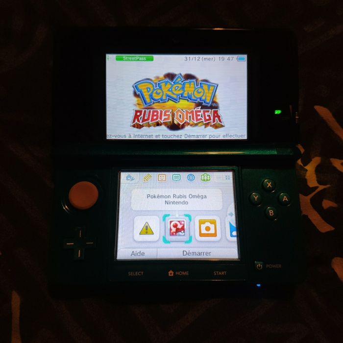 R4 pour jeux 3DS, avec Pokémon Sapphire Alpha, Rubis Omega, etc.