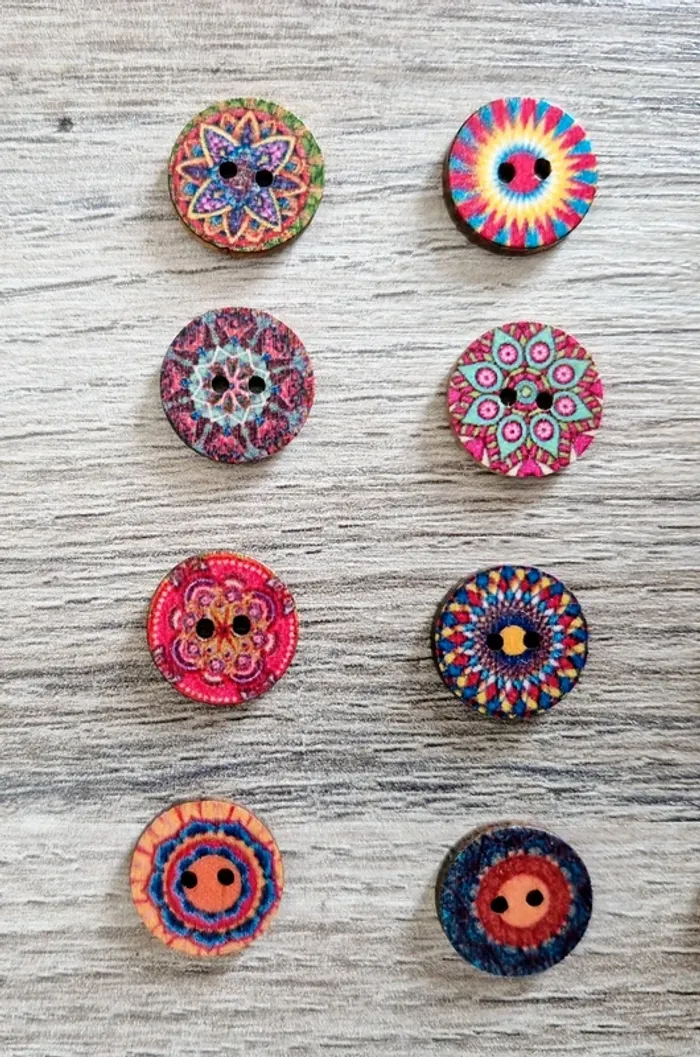 Lot de 16 boutons en bois vintage - photo numéro 2