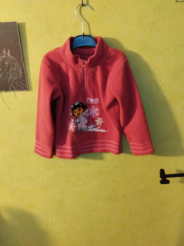 Pull polaire Dora l'exploratrice