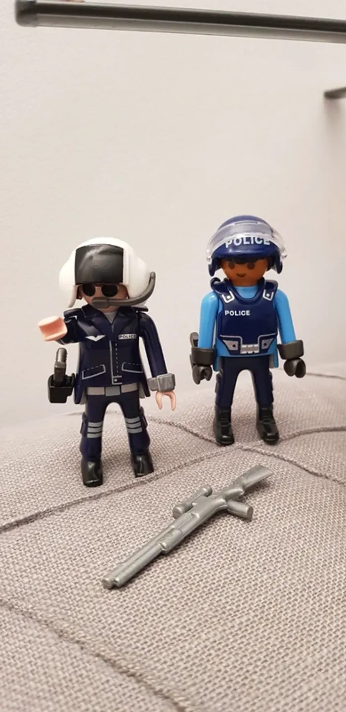 Playmobil City Action - Hélicoptère de police - T. Dès 4 ans - photo numéro 4