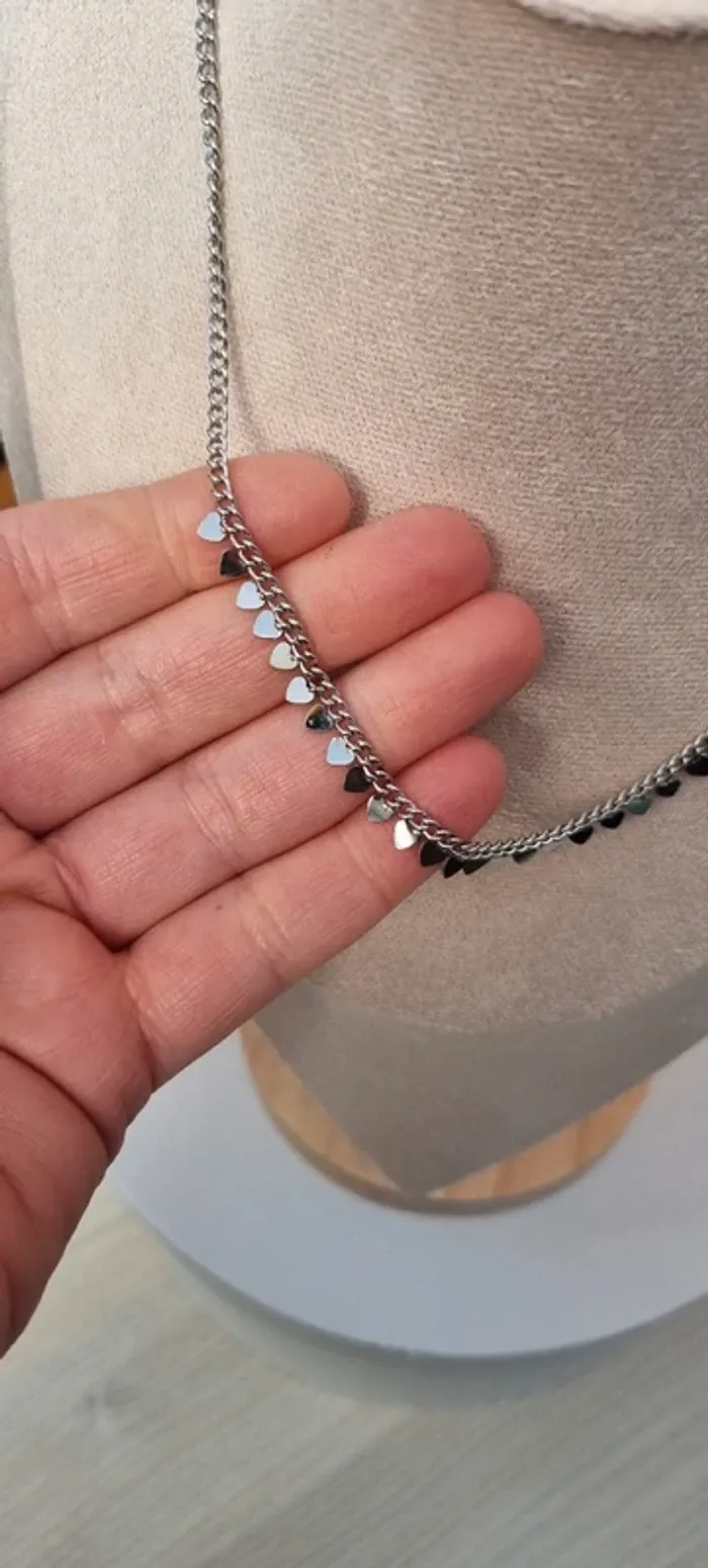 Collier argenté avec franges pampilles cœurs - photo numéro 3