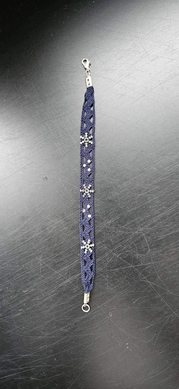 Bracelet dentelle bleu marine avec perles et motif étoile – bijou fantaisie - photo numéro 4