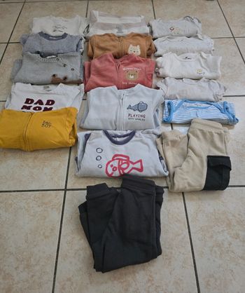 Gros lot vêtements 18 mois bébé fille garçon bodys pyjamas