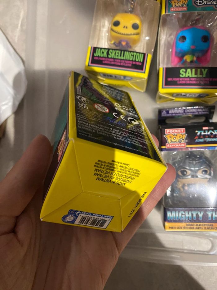 4 porteclés disney funko - photo numéro 2