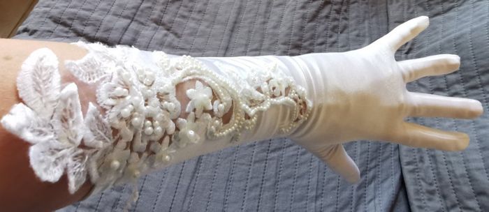 Robe de mariée blanche + voile+ jupon +cerceaux +gants - photo numéro 12