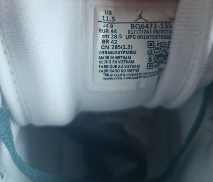 Air Jordan 1 MID Authentique 
Neuf - photo numéro 8