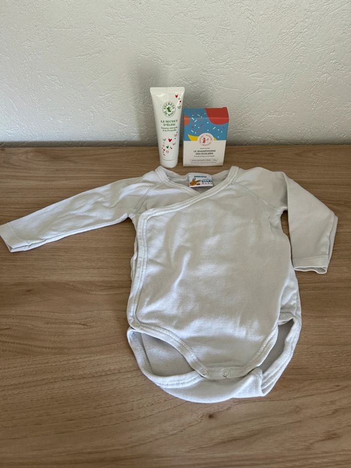 👶 Body blanc Kiabi pour bébé 👶