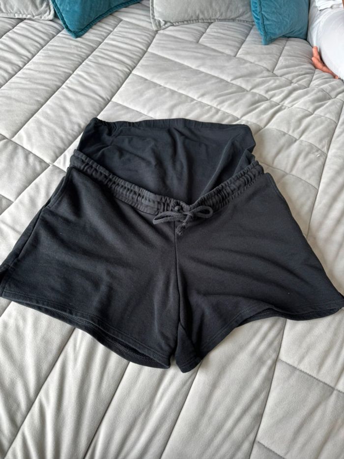 Short maternité