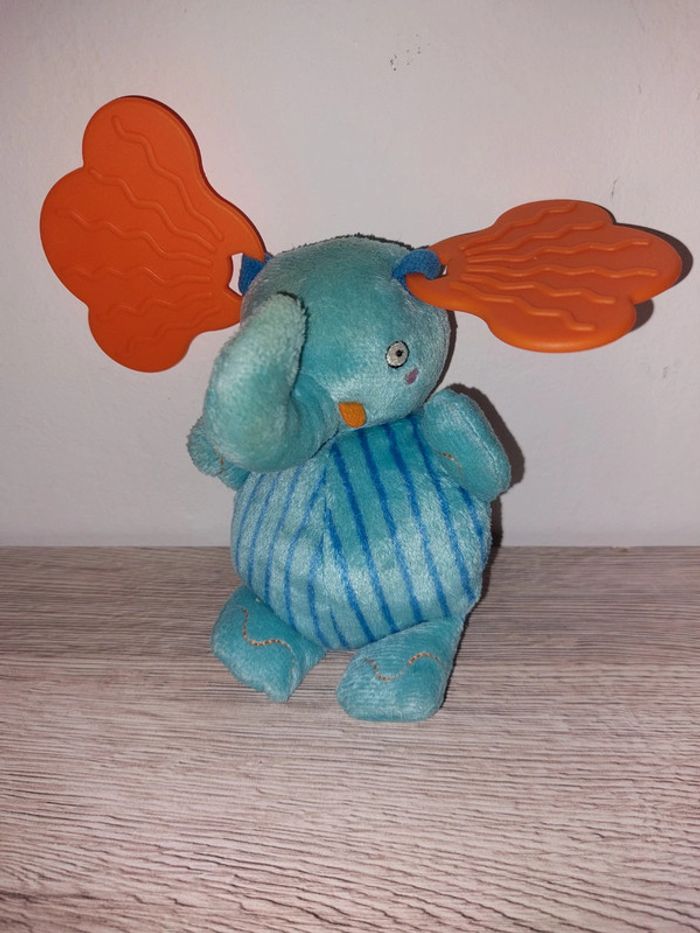 Petite peluche éléphant dentition