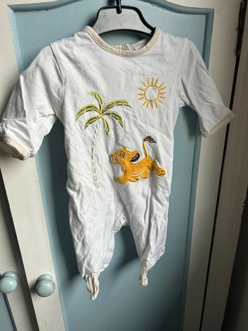 Pyjama, simba, le roi lion, 1 mois