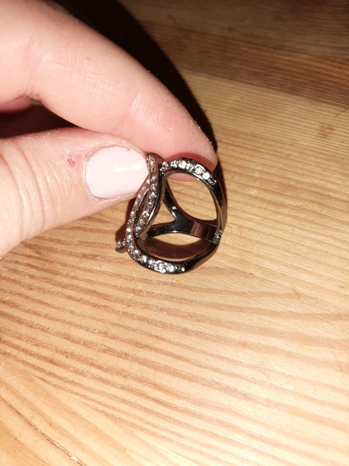 Bague noire - photo numéro 2