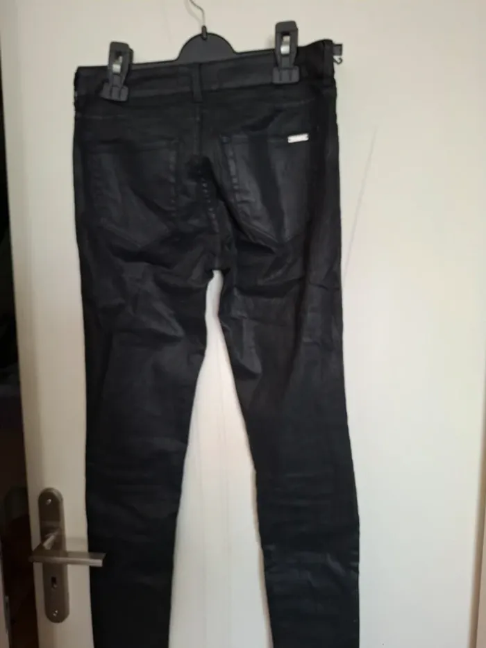 Pantalon noir brillant mango - photo numéro 3