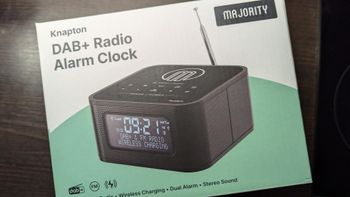 Majority Knapton | Radio-réveil de chevet DAB+ avec Bluetooth 15W