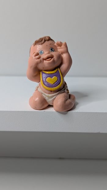 [Magic Diaper] Figurine babies avec bavoir