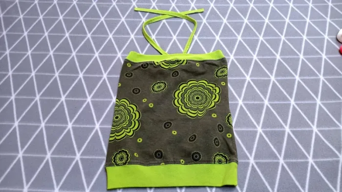 🦄 lot 4 hauts sans manche, 4 ans - photo numéro 6