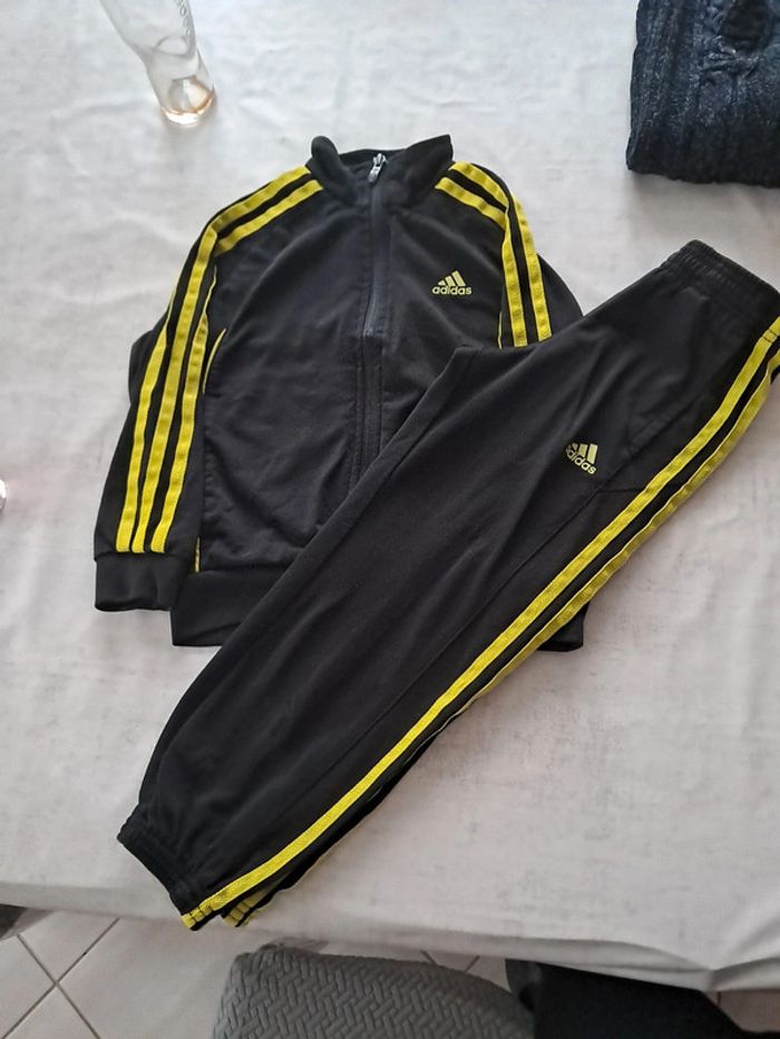Ensemble adidas