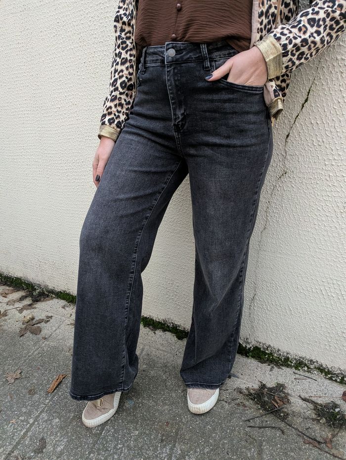 Jean large Clermont noir wide legs
Taille 36
