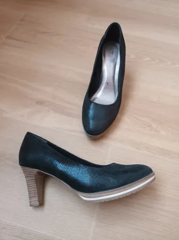 Escarpin  neuf 39 Tamaris noir en cuirchaussures  à talon