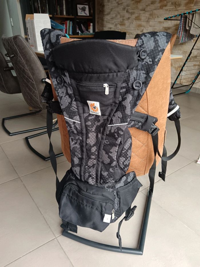 Ergobaby porte bébé Omni All-in-one Baby carrier onyx blooms - photo numéro 4