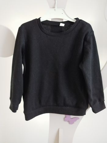 Sweat léger noir taille 4 -5 ans