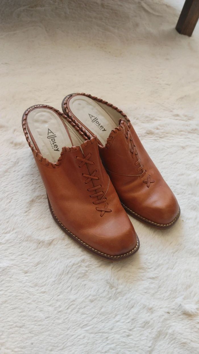 Sabot en cuir de la marque Audley Londre taille 40